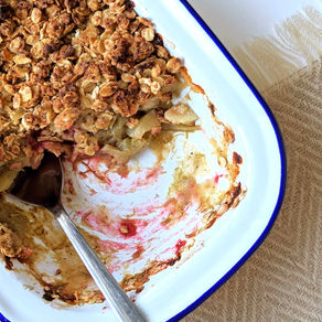 Healthy Pear, Rhubarb and Raspberry Crumble 🍐