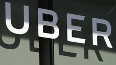 Uber deve pagar todos benefícios previstos na CLT a motoristas, diz Justiça de SP