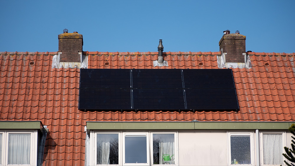 beautiful solar panels, ways to improve solar aesthetic, solar system aesthetic, solar panels design, black solar panels, silicon solar panels, mono/polycrystalline solar panels, good looking solar panels, solar add to property value, solar panels that look like roof tiles, best solar shingles, whole roof solar panels, solar tiles, solar panel types, solar pv panels