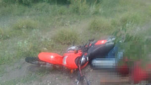 São Gabriel: Homem morto a tiros é encontrado ao lado de moto com placa de Central.