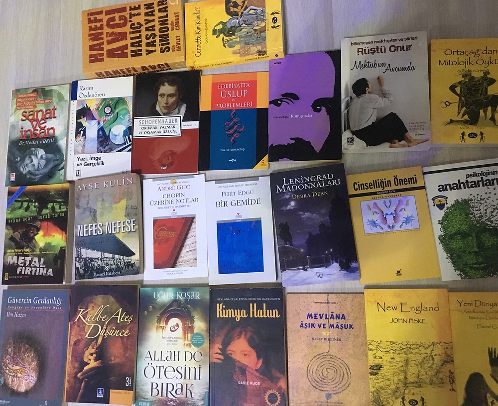 Seçeceğiniz en az 3 kitabı takas edebiliriz.takas edebileceğiniz kitapların toplu fotograflarını yoruma ekleyebilirseniz ben de oradan seçme imkanı bulurum. Mail atabilirsiniz: tugcegungil@hotmail.com