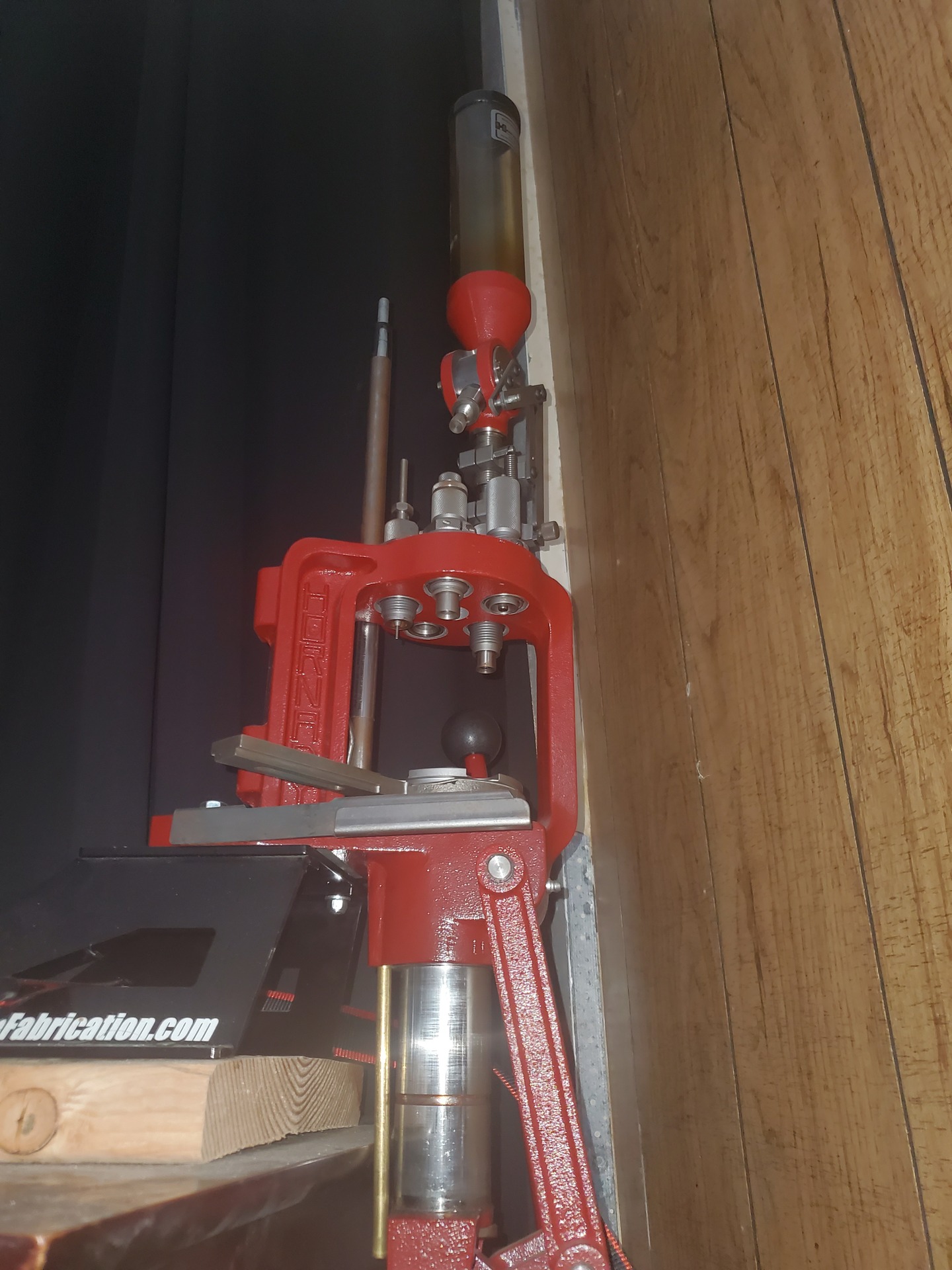 Hornady AP 5 stage press + lots of extras content media