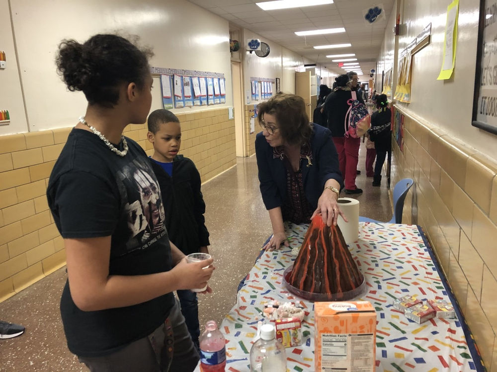 Patrick henry elementary school holds fourth annual stem family night