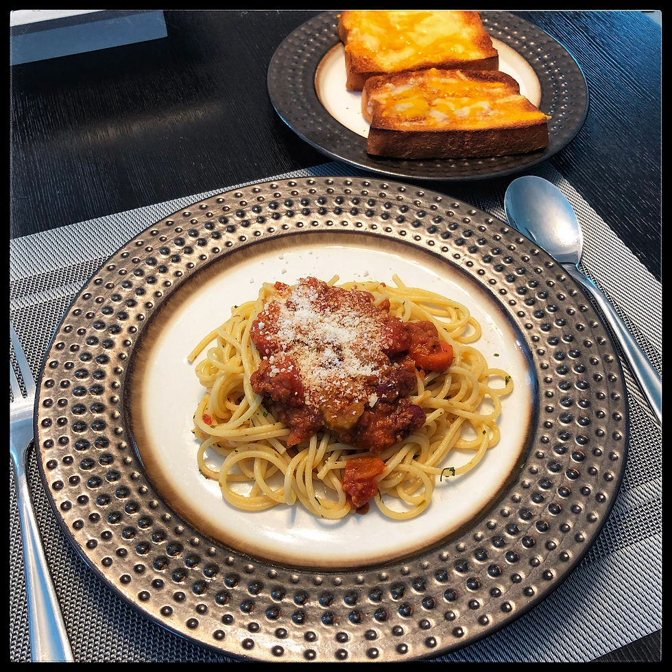 Spaghetti and bread
