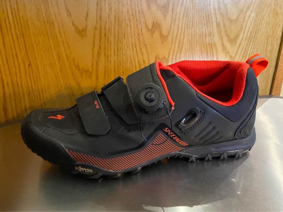 Brand new Specialized Men’s Moontain Bike Shoes
Brand new Specialized Men’s Mtn Comp. Bike Shoes
Size Men US 9
Sell $60
(Retail $128) content media