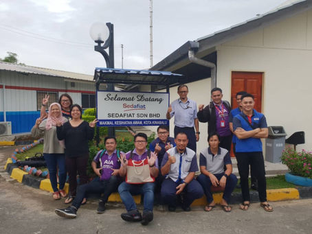 Makmal Kesihatan Awam & Hospital Queen is having a visitor.