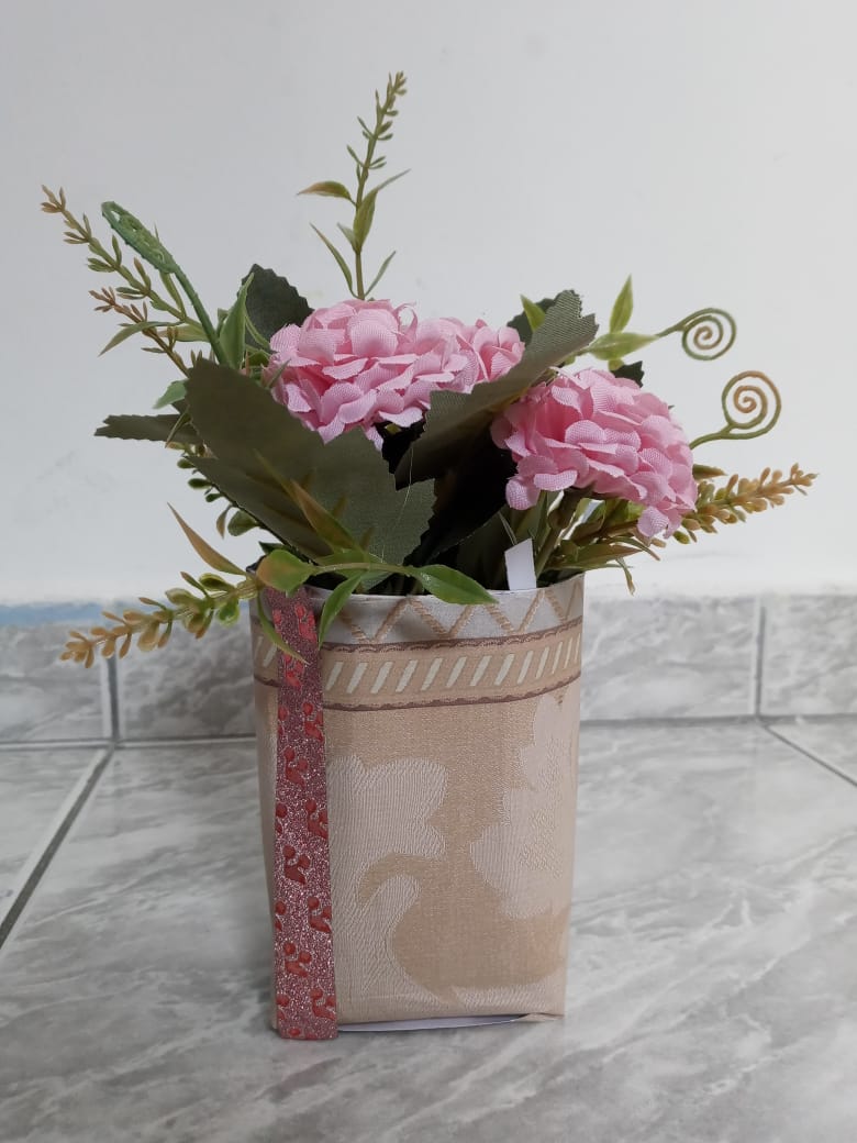 vaso com flores rosa R$5,00 content media