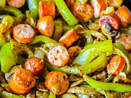 One Pot Cheesy Bratwurst Fajita Skillet