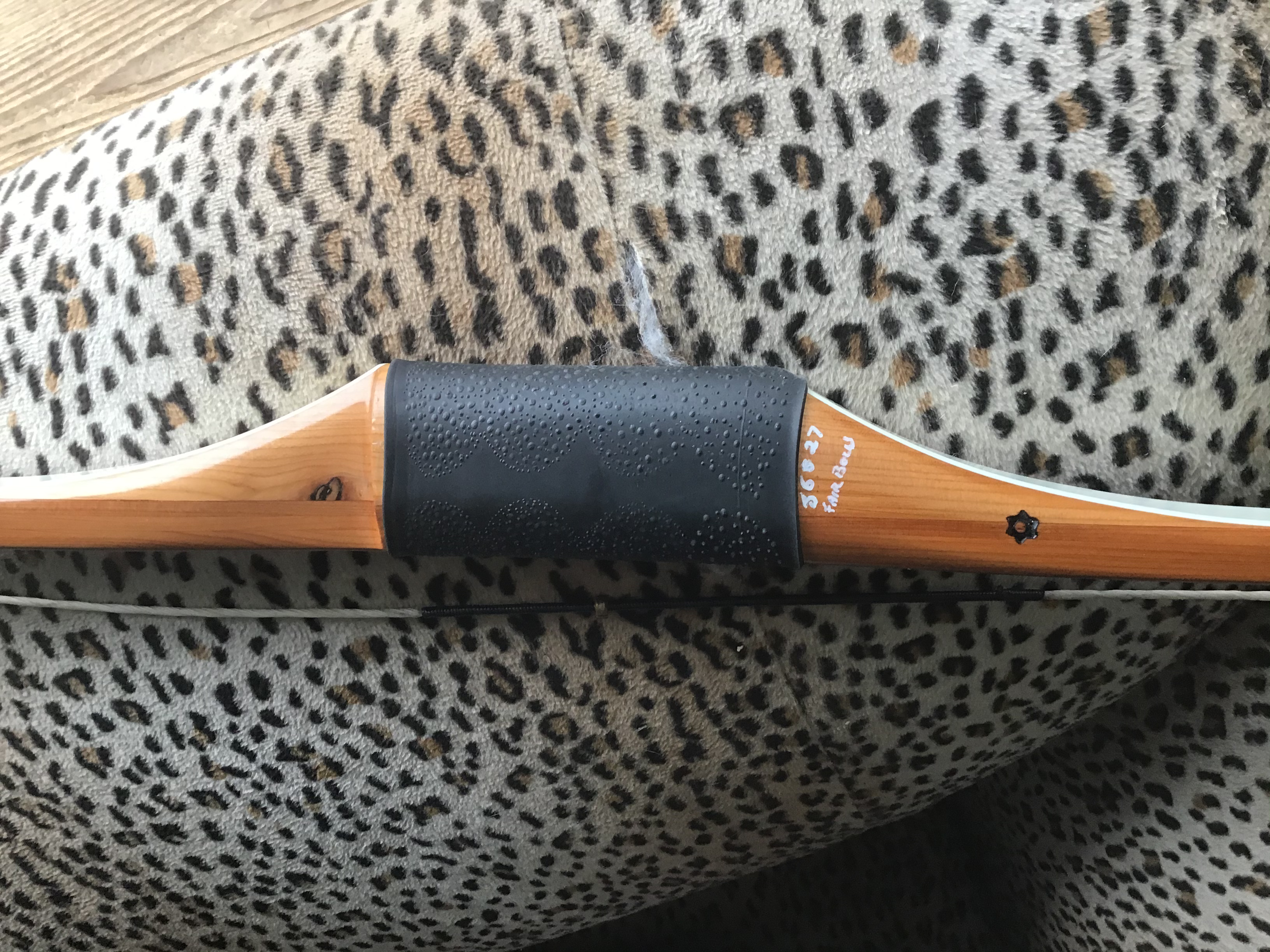 Fair bow from the Netherlands. Right hand 70 inch 57@28 all yew . Riser and lams . $350 shipped content media
