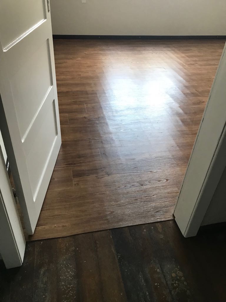PISO DE PVC - Carvalho Montreal