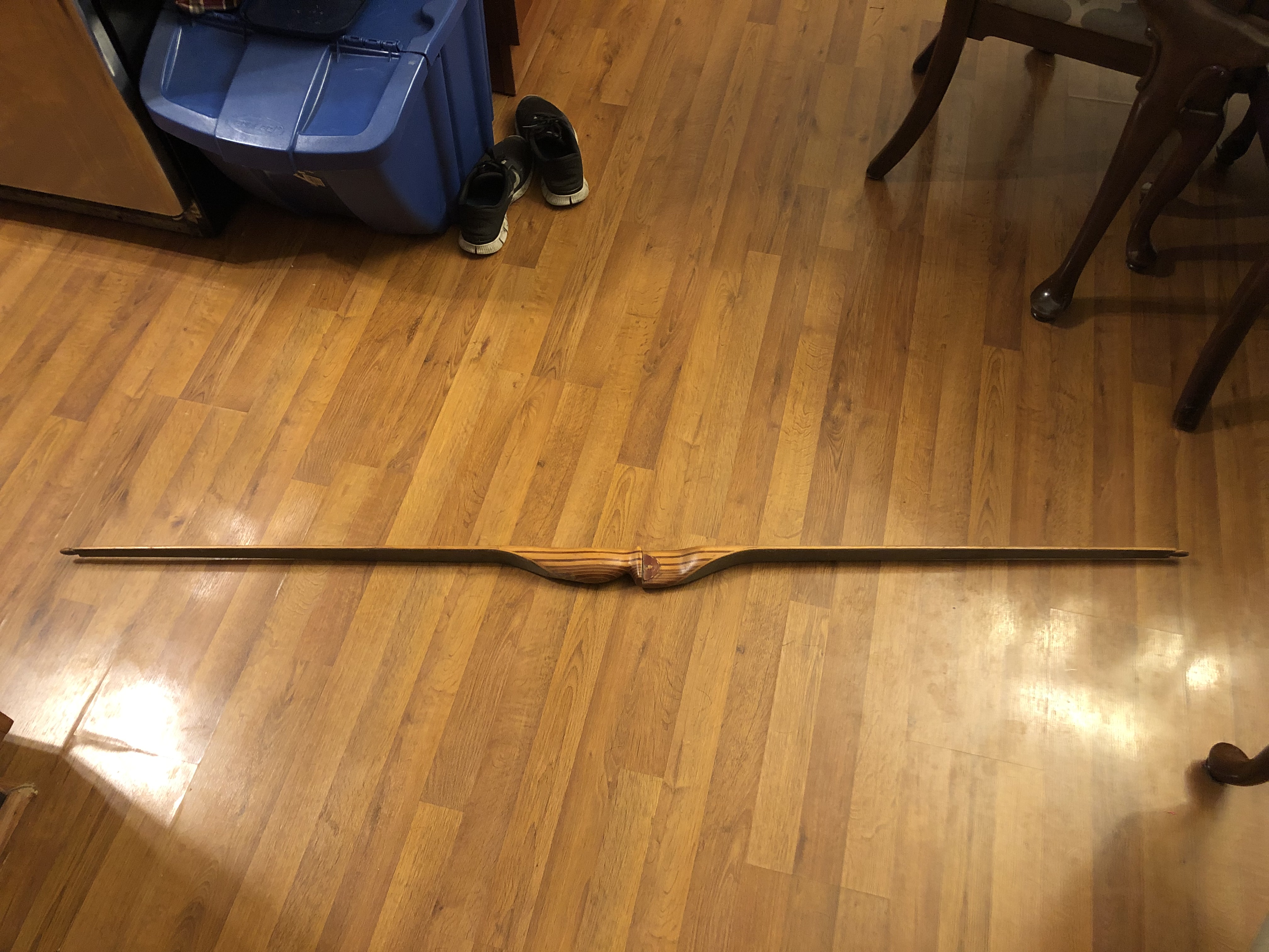 Can anyone ID this longbow? content media