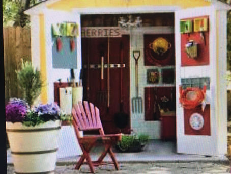 A long threatening comes at last. It's decluttering time.