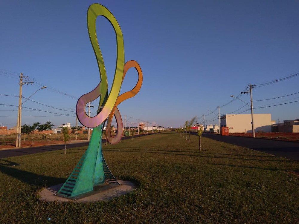Escultura da Borboleta, na Av. Ubirajara Zacharias, acesso ao Bairro Vida Nova em Uberlândia