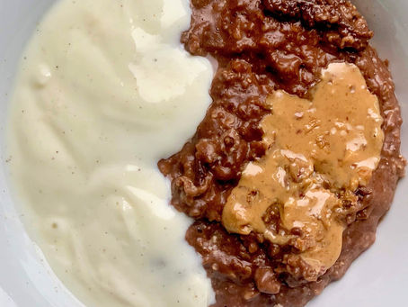 Brownie Batter Reese's Pieces Porridge (Dessert Porridge Series)