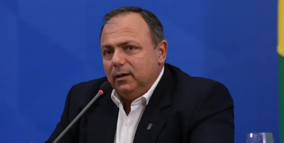 Pazuello desobriga médico de comunicar polícia sobre estupro