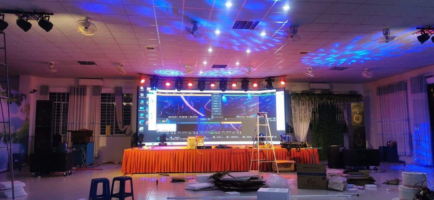 Màn hình led dạng cong, cố định, giá tham khảo từ 11tr/m2 trọn gói content media