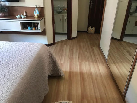 Piso de PVC Freijó Reale