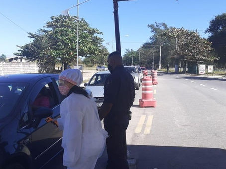 ARRAIAL DO CABO PROÍBE ENTRADA DE TRINTA E UM VEÍCULOS DE TURISMO NESTE SÁBADO