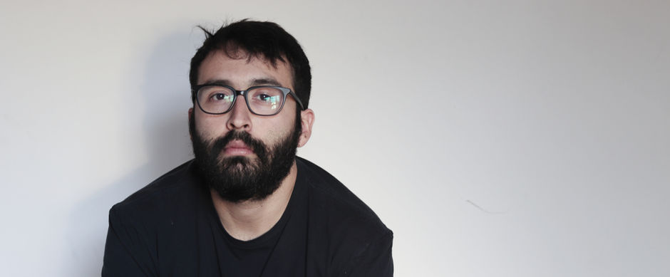 Javier Ávila nos presenta su documental "Niña Sola"
