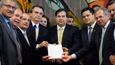Para votar reforma, centrão pede cota de até R$ 10 milhões por deputado