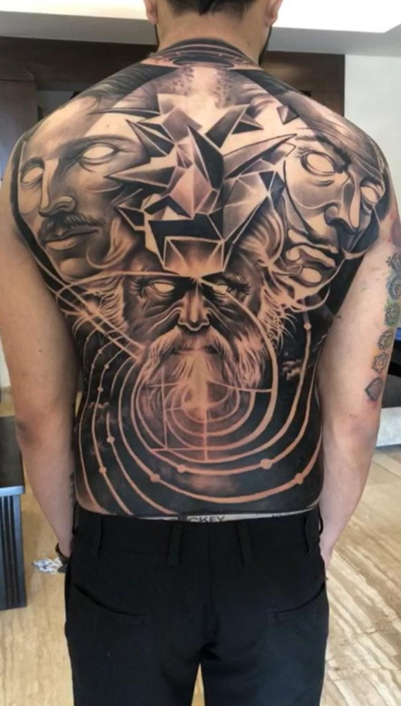 Aliens Tattoo - Heartwork Tattoo Festival - Award Winning Artists