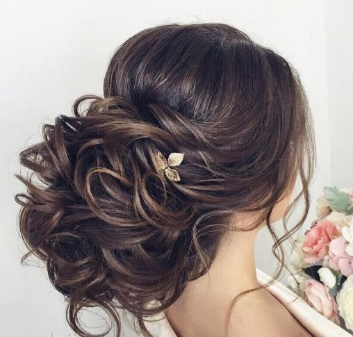 perfect for asian brides hairstyle with romantic curls