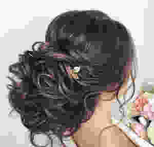 perfect for asian brides hairstyle with romantic curls