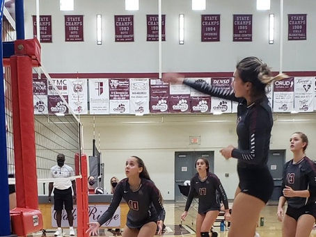 Lady Wildcat Volleyball outlasts Heritage