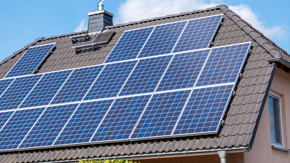 beautiful solar panels, ways to improve solar aesthetic, solar system aesthetic, solar panels design, black solar panels, silicon solar panels, mono/polycrystalline solar panels, good looking solar panels, solar add to property value, solar panels that look like roof tiles, best solar shingles, whole roof solar panels, solar tiles, solar panel types, solar pv panels