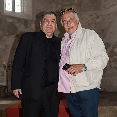 LOS MM.·.RR.·.HH.·. LUIS LEON PIZARRO Y SAVIO FONTE EN TRANSILVANIA.