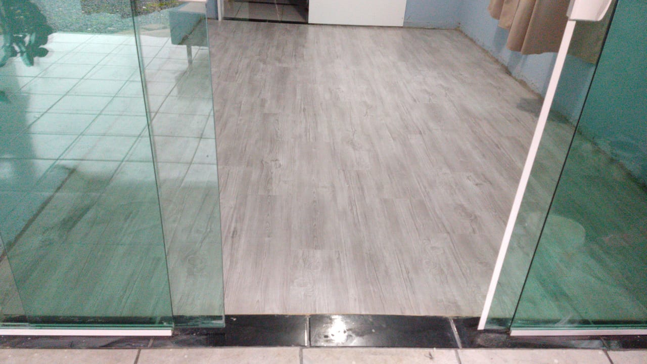 Piso de PVC Pátina Nevoa — foto 2