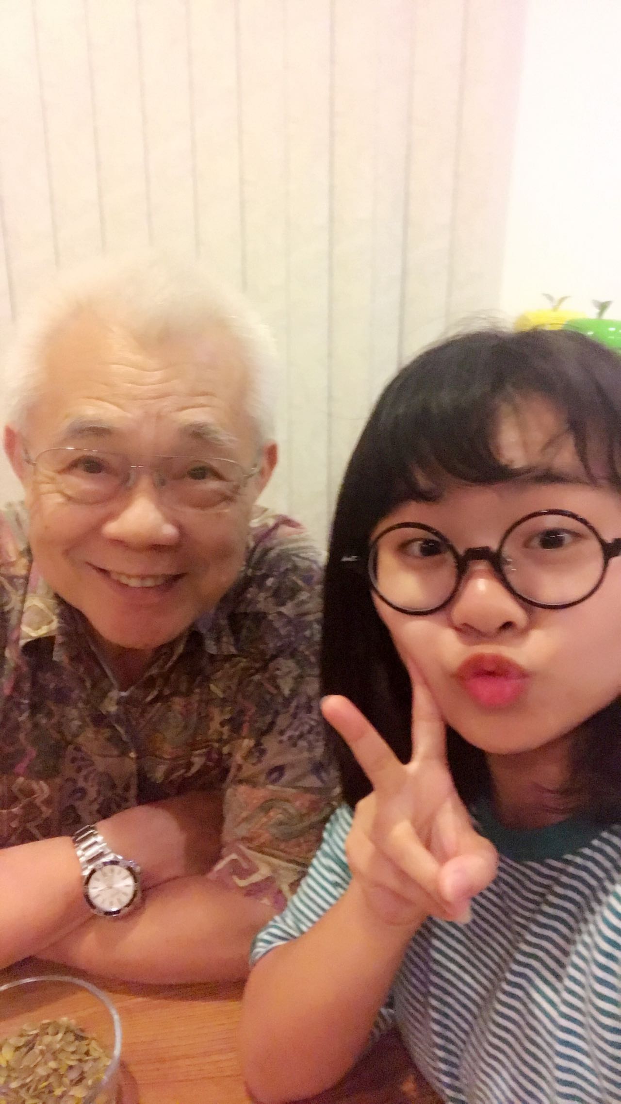 很想你,我的许爷爷 content media