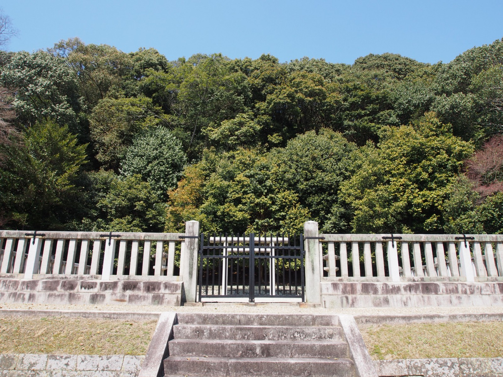Emperor of the Nara period
Tomb of Emperor Shomu and Tomb of Empress Komyo content media