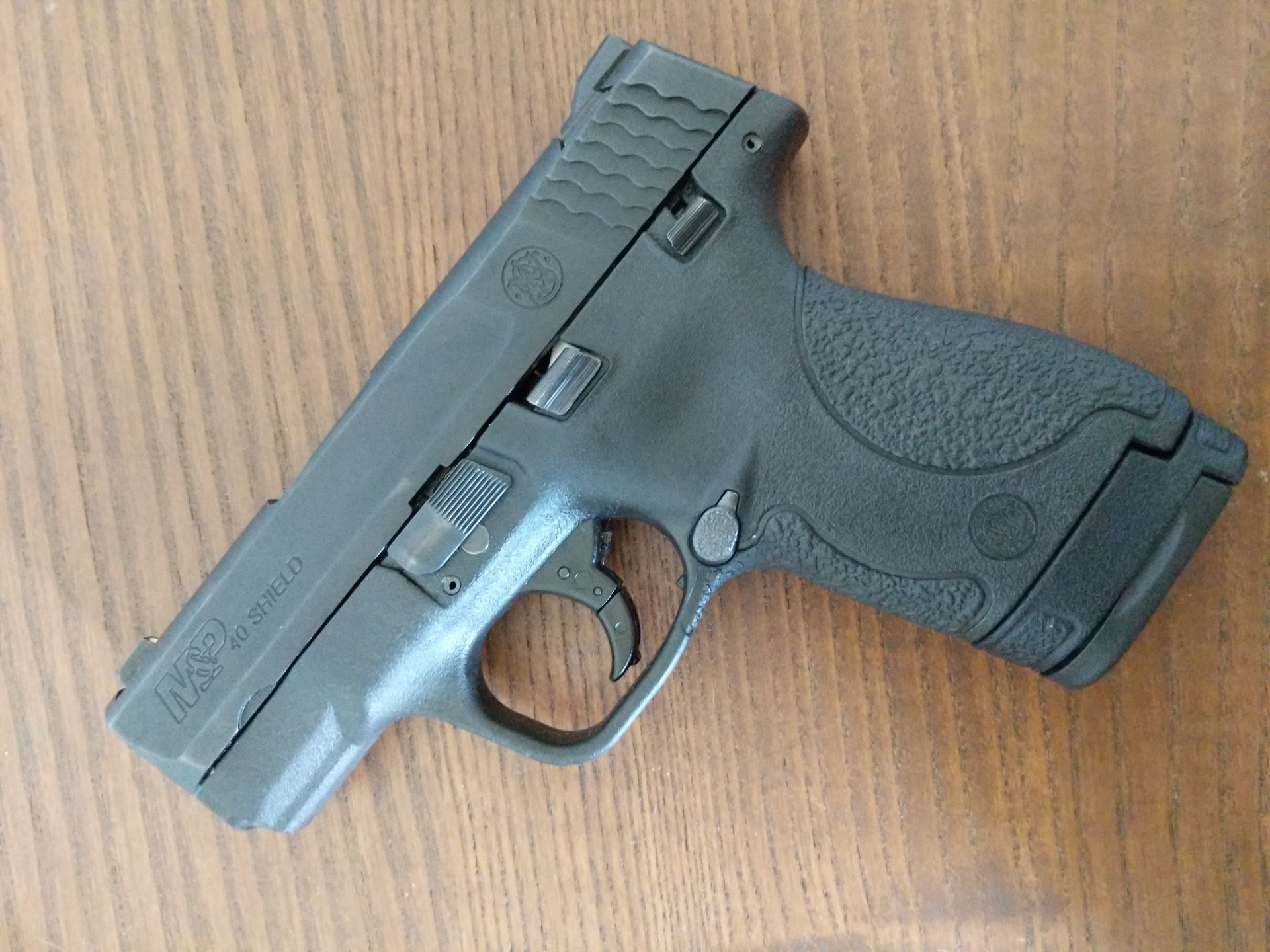 S&w m&p shield .40 content media