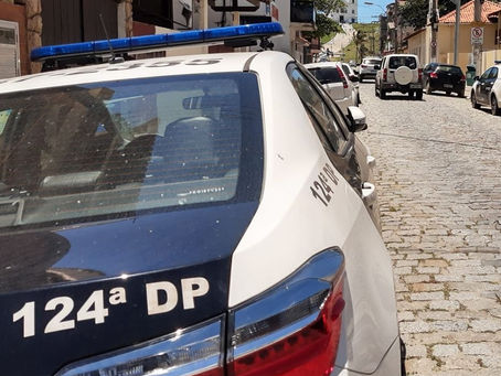 HOMEM É PRESO POR TRÁFICO DE DROGAS E PORTE ILEGAL DE ARMA NO DISTRITO DE SÃO VICENTE EM ARARUAMA