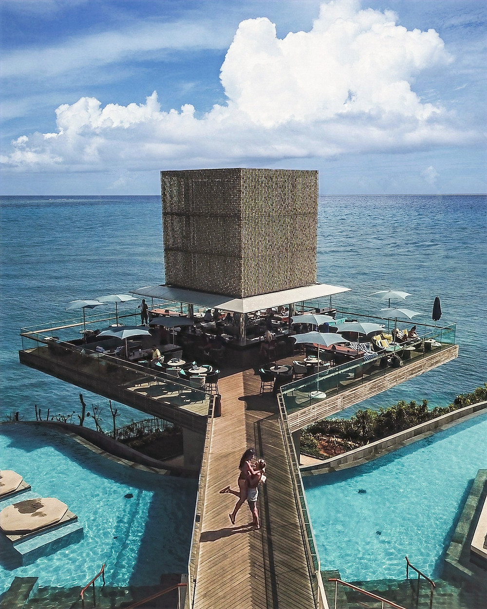 Omnia Dayclub in Uluwatu, Bali | On Airplane Mode