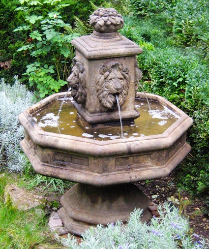 Classic Lion's Fountain