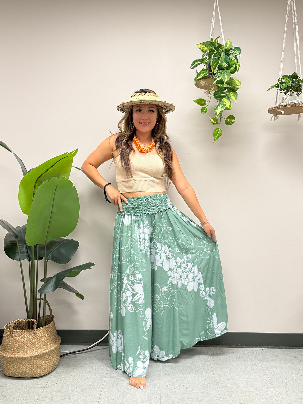 Thumbnail: Poipu pants- Plumeria Lei - Kashmir/Bright White