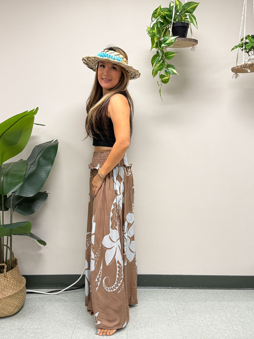 Thumbnail: Poipu pants - Plumeria tat - Caramel cafe/Bright White