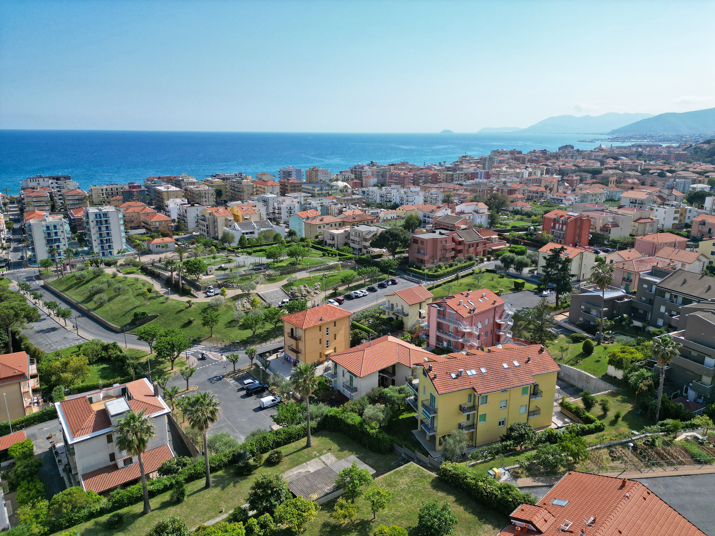 MODERNITA' E COMFORT A DUE PASSI DAL MARE
