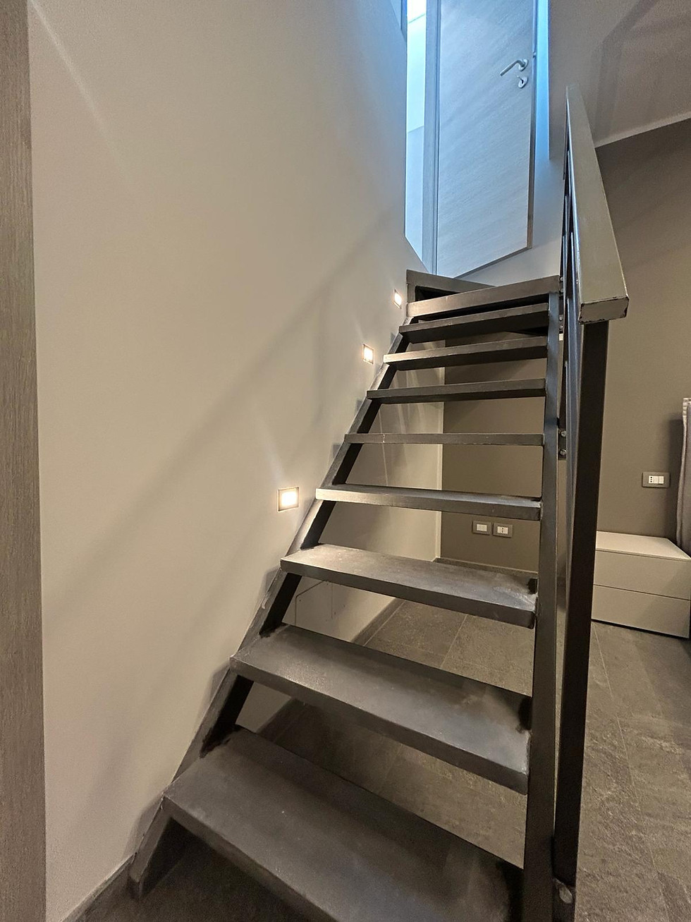 Miniatura: Attico di Design con Terrazzo Panoramico 200 mq – Centro Loano, 300 m dal Mare