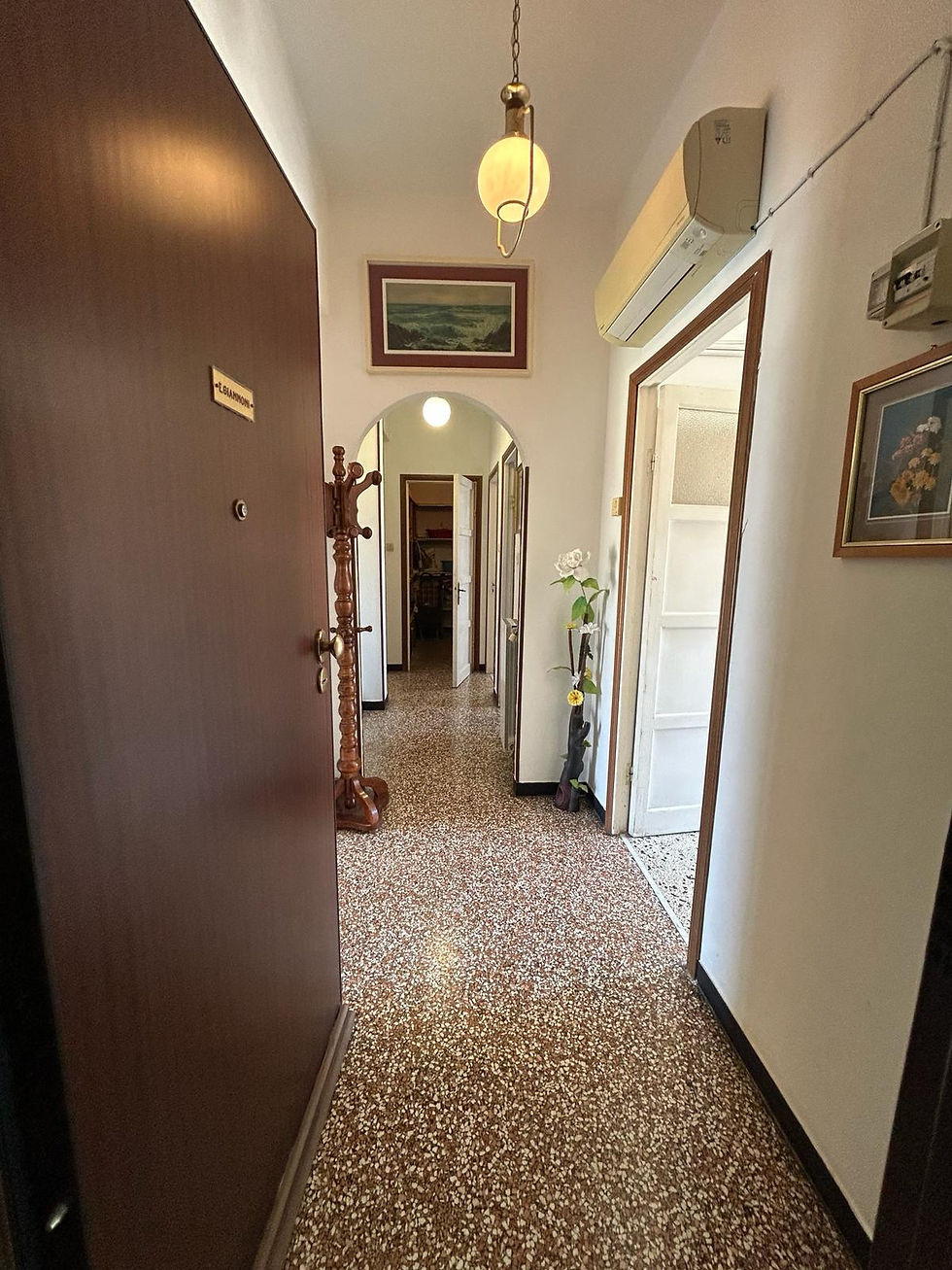 Miniatura: Quadrilocale Luminoso e Personalizzabile – Zona Poeti, Loano