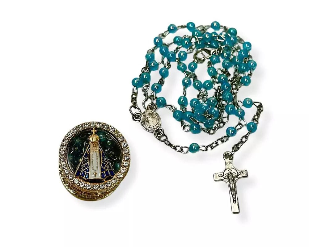 Relicário Nossa Sra. Aparecida Fundo Branco Terço Furta - Azul- 12 Unid.