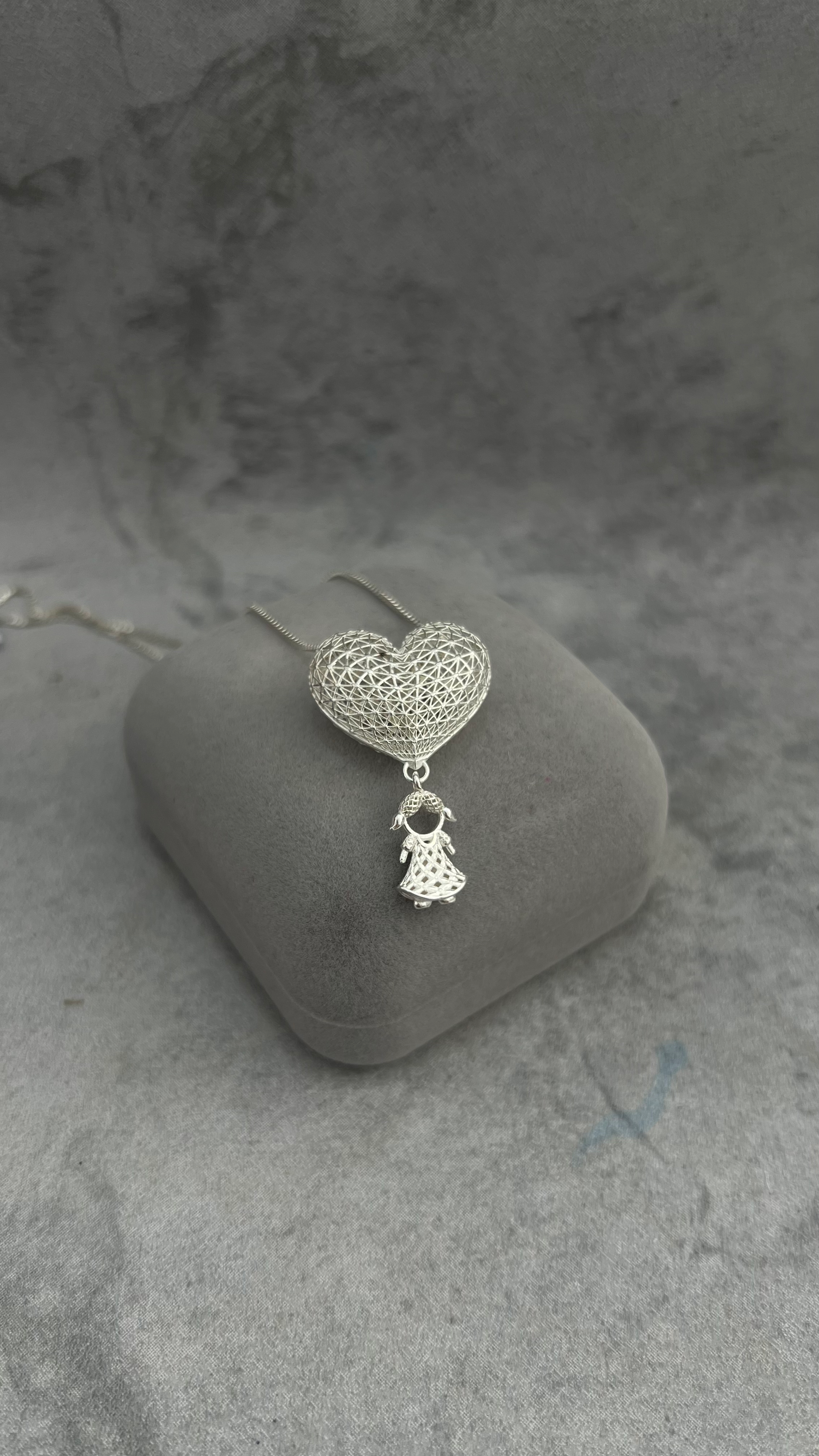 Colar coração menina 