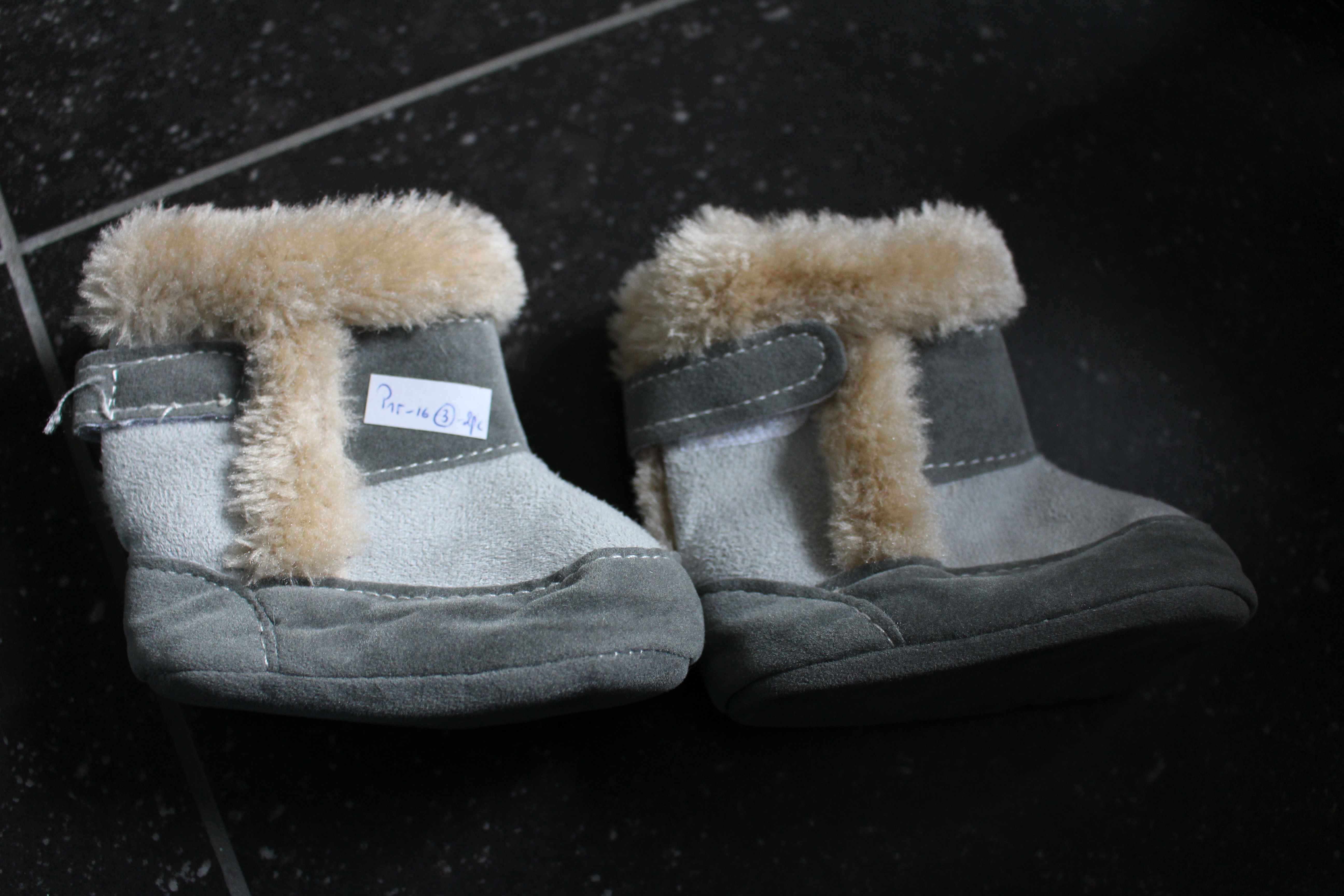 Petites bottes fourrées - mixte - pointure 15/16