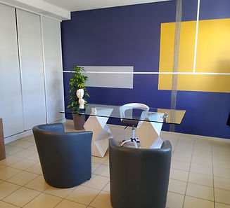LOUE - BUREAUX VIRGINIE MATAS 90 m².jpg
