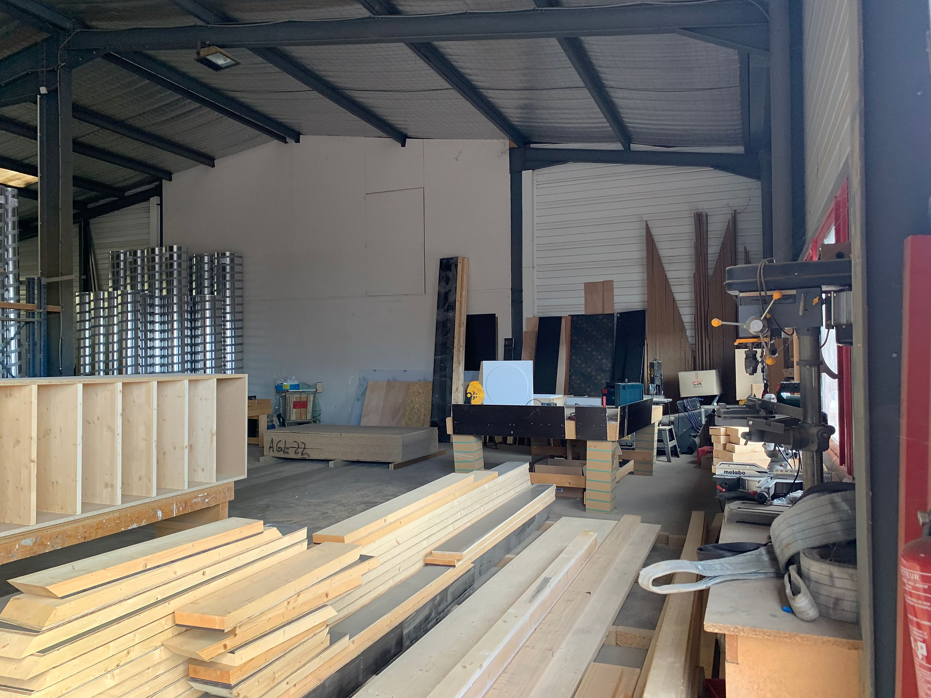Bâtiment construit en 2007, implanté sur un foncier de 1 800 m², et d’une surface de 881 m² sur l'Espace Polygone à Perpignan - AEP IMMO