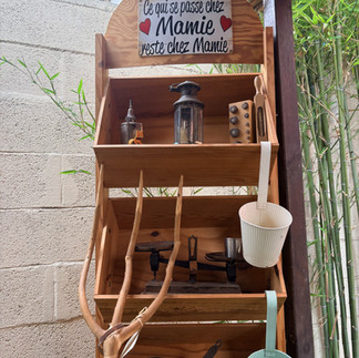 La Table de Mamie propose un concept aussi simple qu’attachant : retrouver les saveurs, l’ambiance et la convivialité des repas de famille d’autrefois.