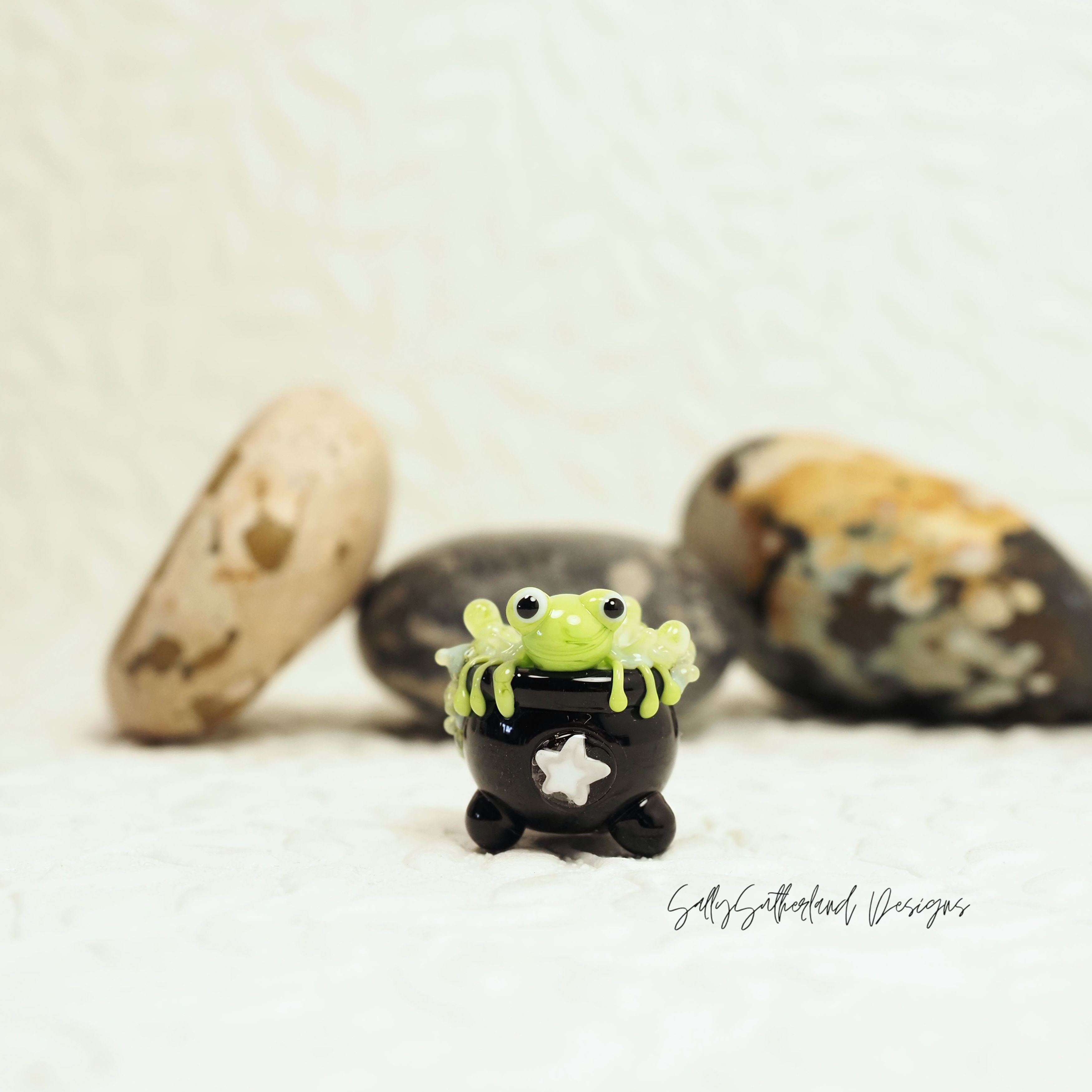 Frog Cauldron Bead