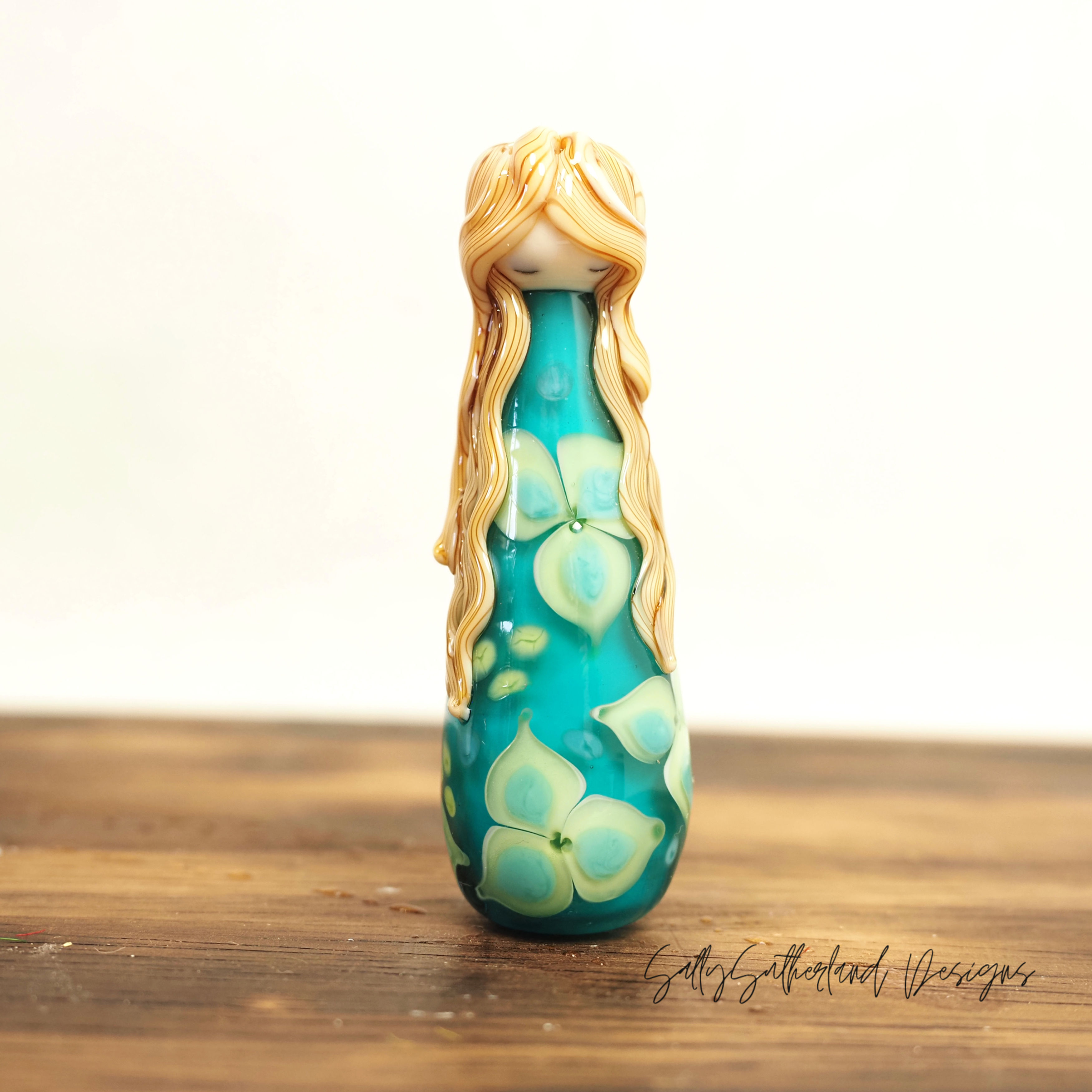 Lost Girl, Doll Bead